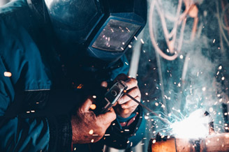 Soudeur, atelier de soudure à Laval